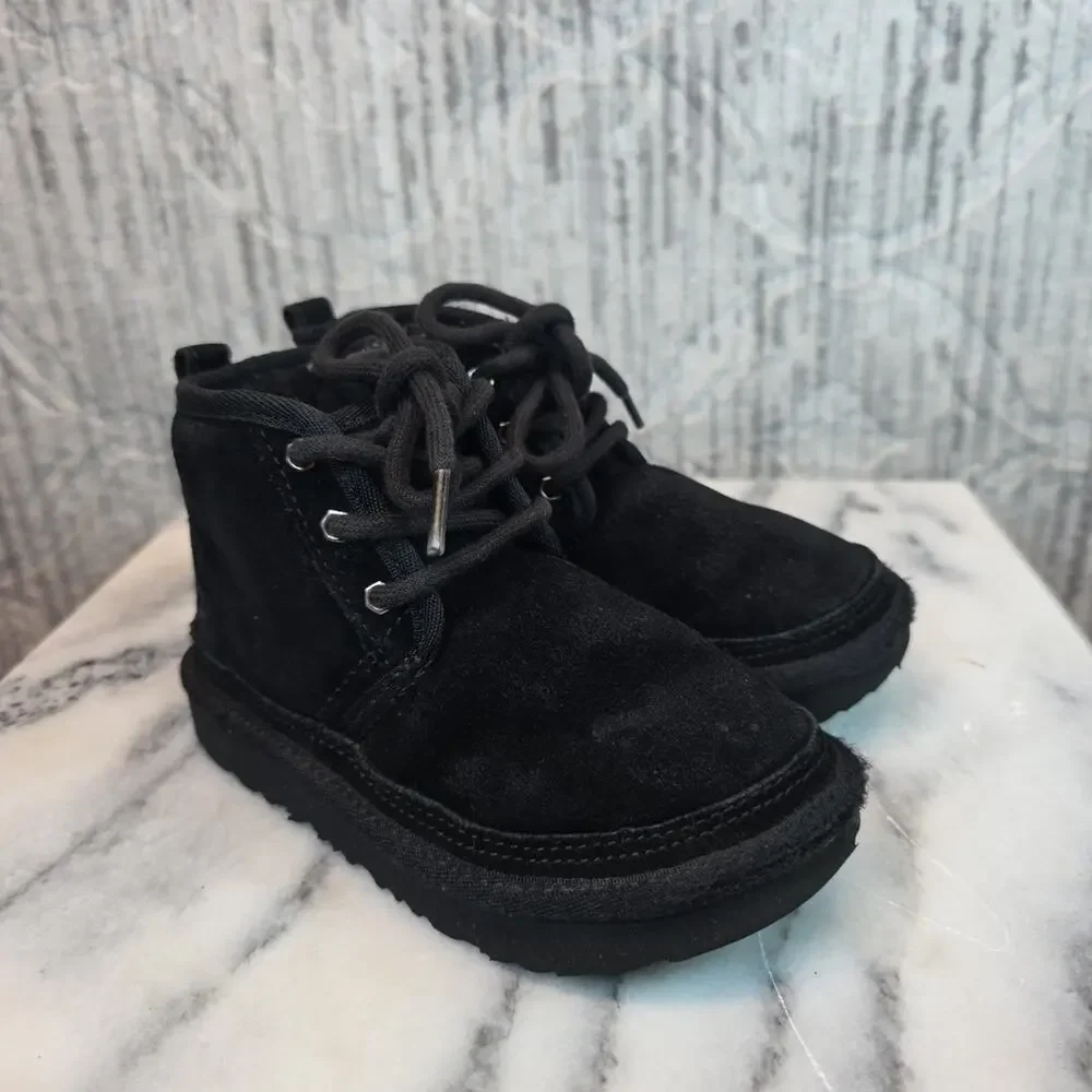 UGG Neumel II Unisex Kid's Chukka Boot Color Black Sz 10